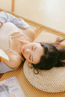 丰满岳跪趴高撅肥臀